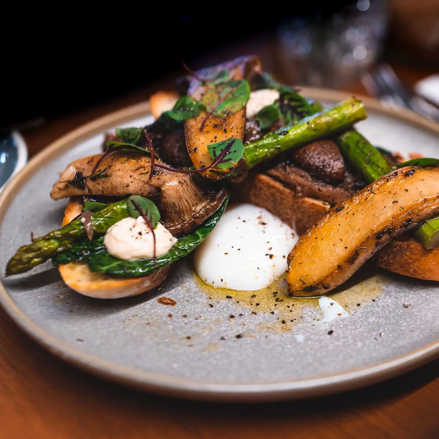 Wildside Sanctuary - Hawkesbury, Blue Mountains - Eating out